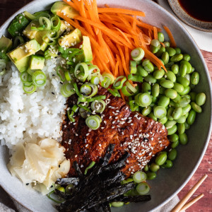 SPICY SALMON POKE BOWL